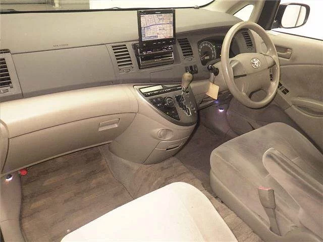 Toyota ISIS