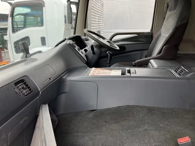 Mitsubishi SUPER GREAT