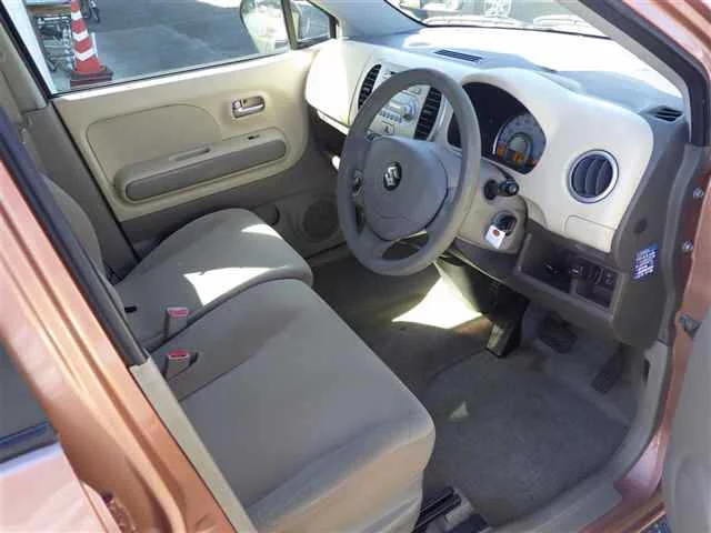 Suzuki MRWAGON