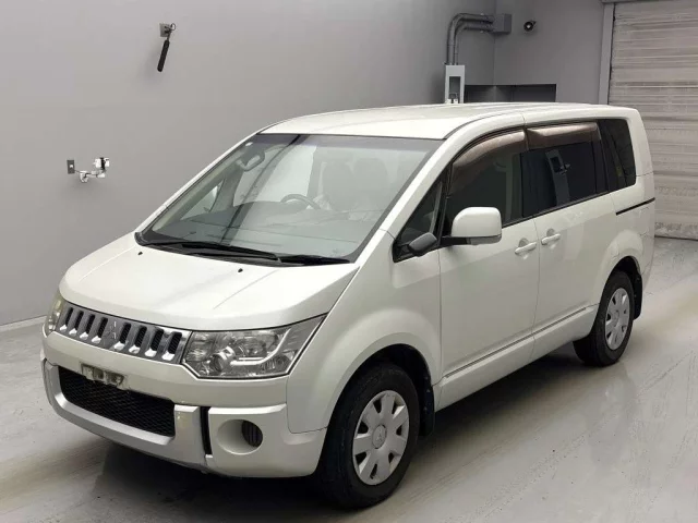 Mitsubishi DELICA D5