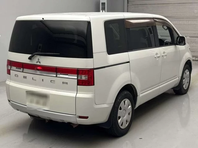 Mitsubishi DELICA D5