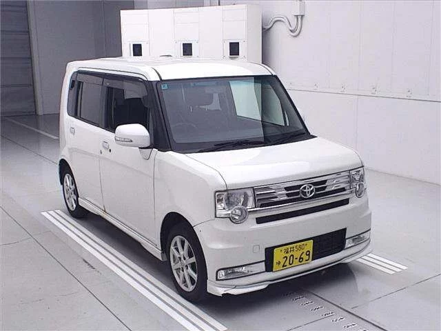 Toyota PIXIS SPACE