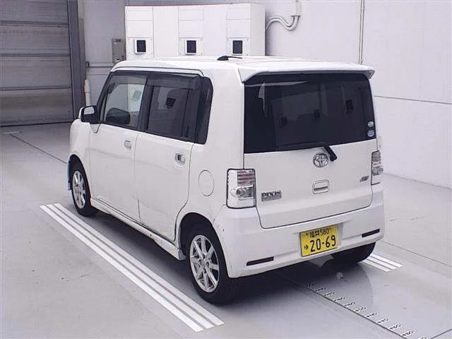 Toyota PIXIS SPACE