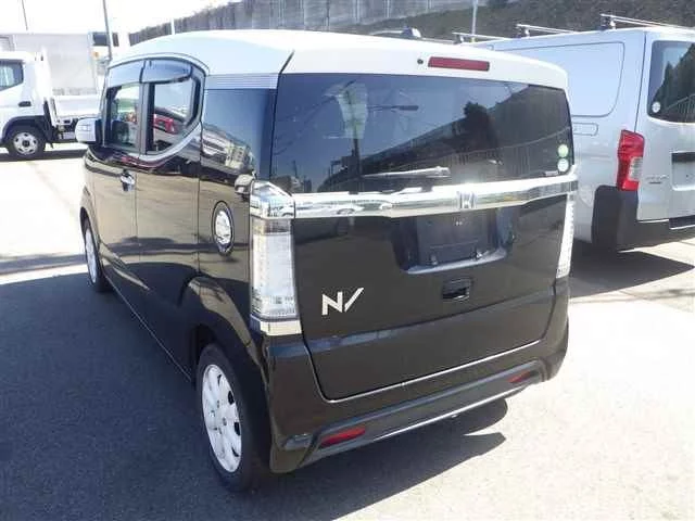 Honda N BOX SLASH