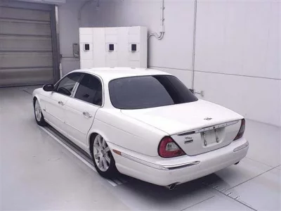 Jaguar XJ SERIES