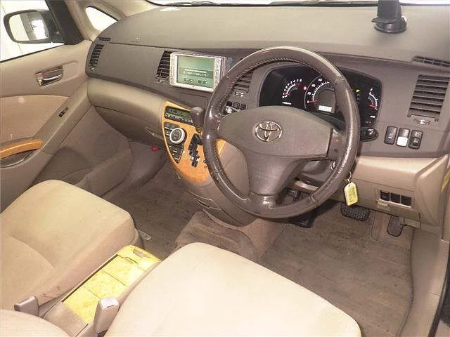 Toyota ISIS