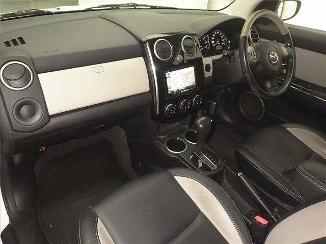 Mazda VERISA