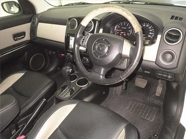 Mazda VERISA