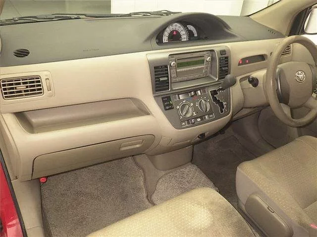 Toyota RAUM