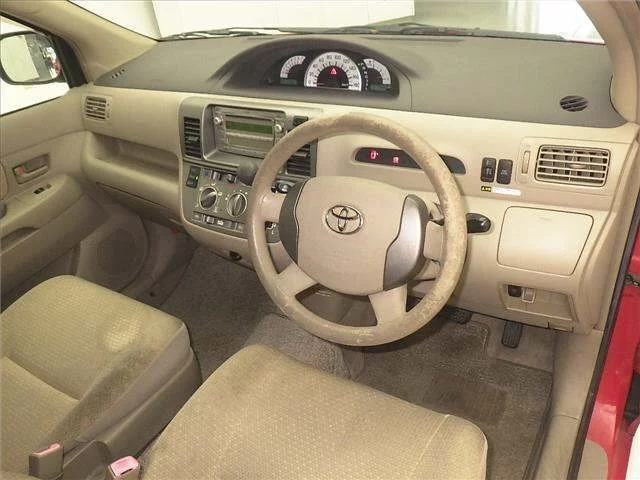 Toyota RAUM
