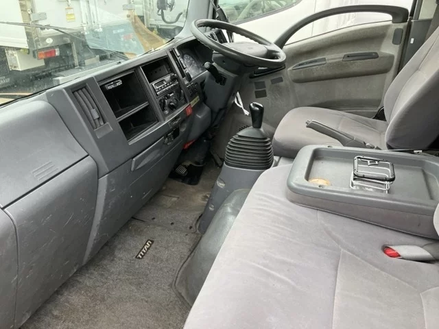 Mazda TITAN