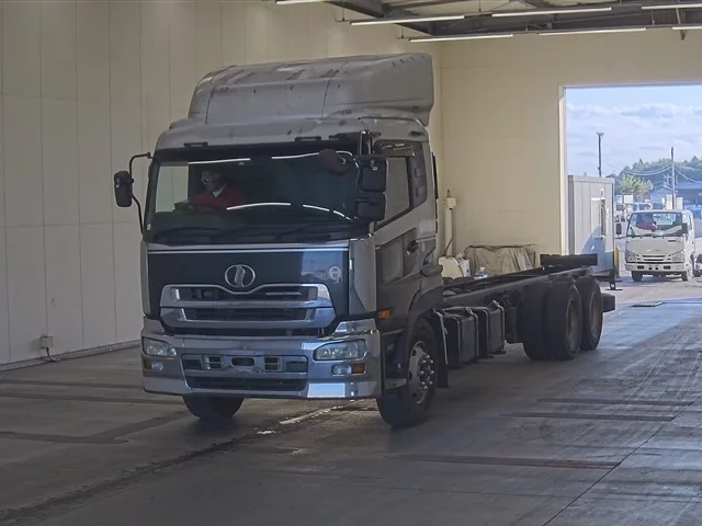 Nissan TRUCK