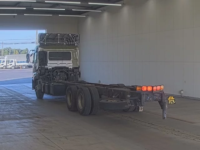 Nissan TRUCK
