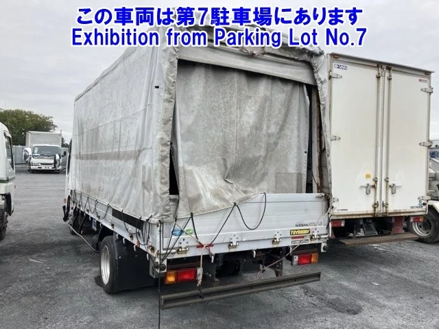 Nissan TRUCK