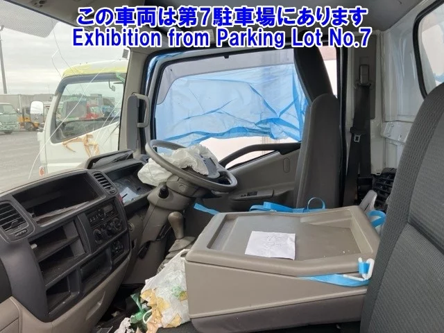 Nissan TRUCK