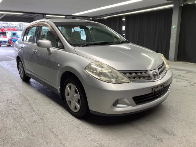 Nissan TIIDA LATIO