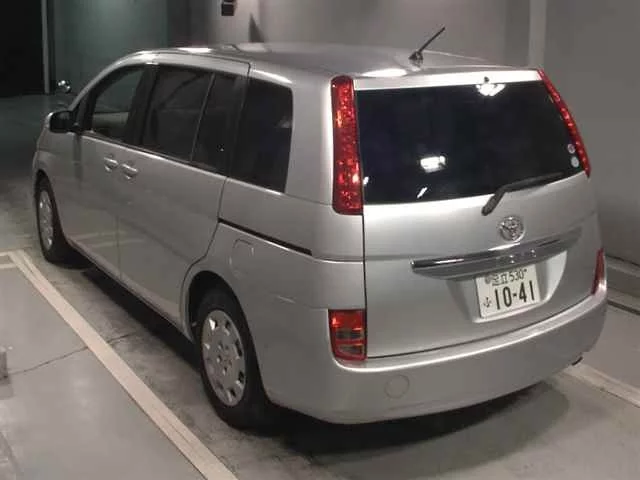 Toyota ISIS