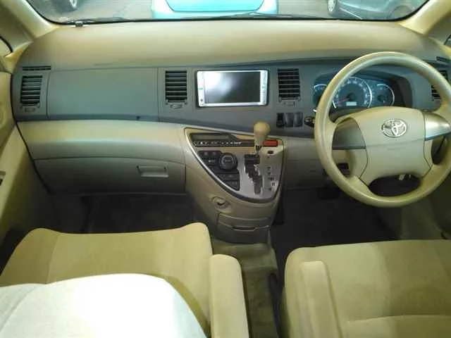 Toyota ISIS