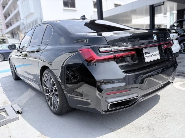 BMW 7-Series