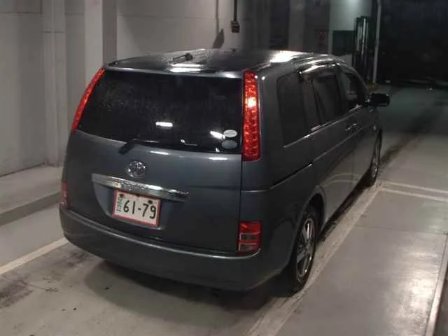 Toyota ISIS