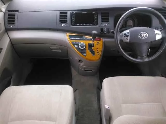 Toyota ISIS