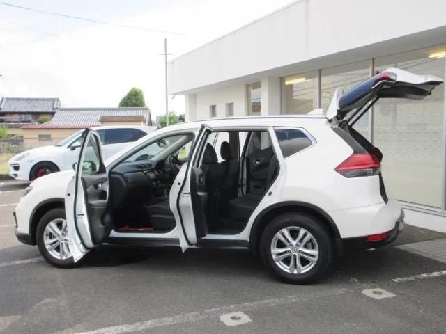 Nissan X-TRAIL