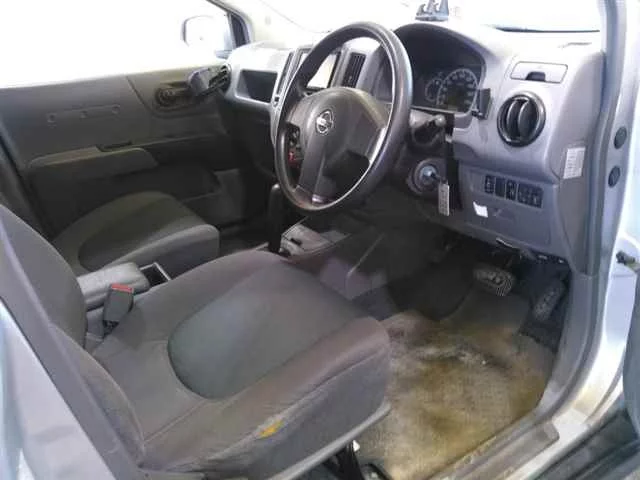 Nissan AD