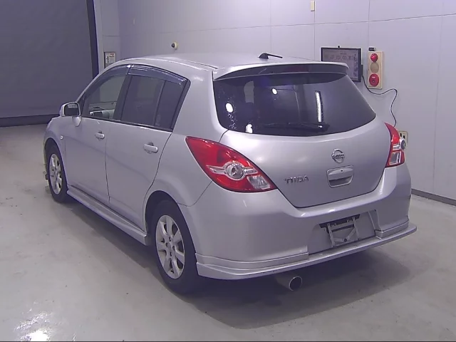 Nissan TIIDA