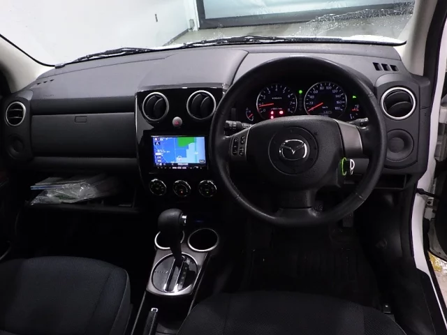 Mazda VERISA