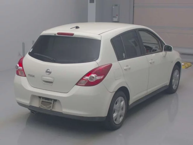Nissan TIIDA