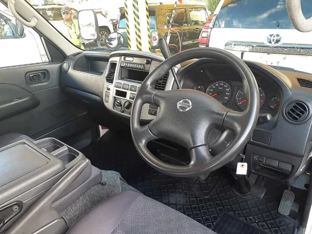 Nissan CARAVAN VAN