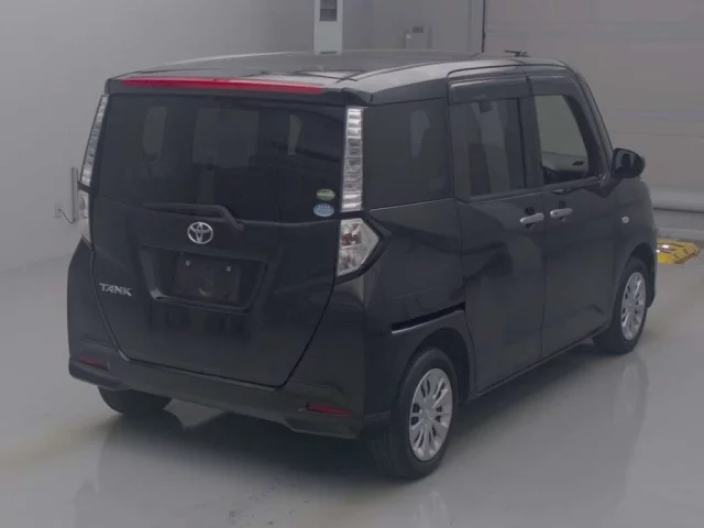 Toyota TANK