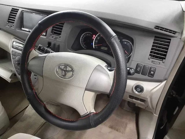 Toyota ISIS