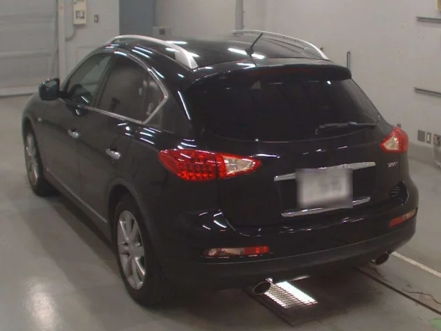 Nissan SKYLINE CROSSOVER