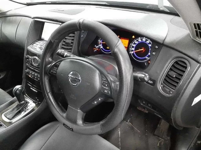 Nissan SKYLINE CROSSOVER