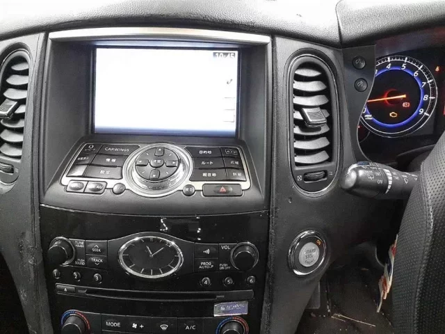 Nissan SKYLINE CROSSOVER