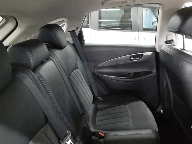 Nissan SKYLINE CROSSOVER