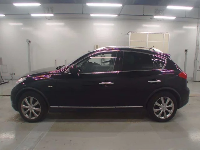 Nissan SKYLINE CROSSOVER