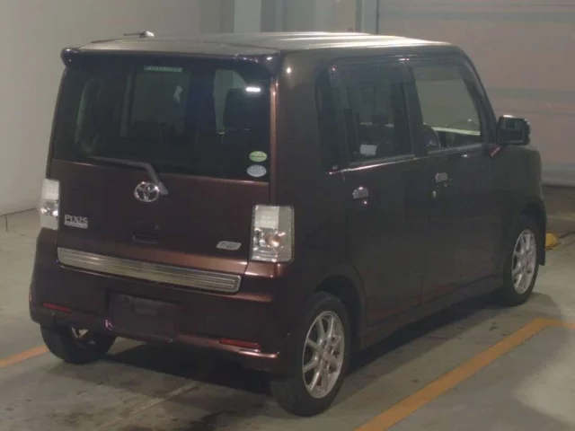 Toyota PIXIS SPACE