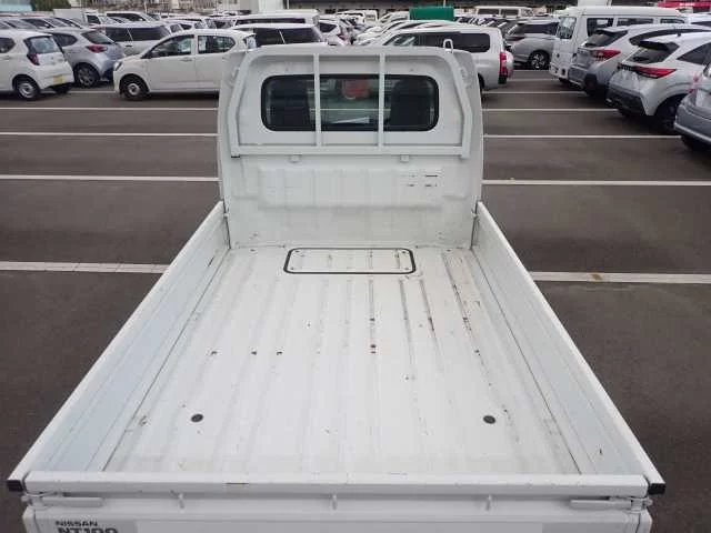 Nissan CLIPPER TRUCK