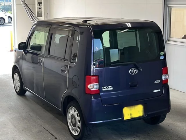 Toyota PIXIS SPACE