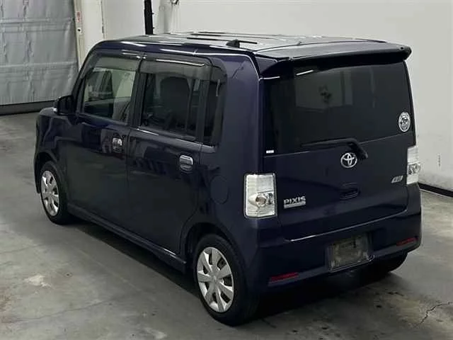 Toyota PIXIS SPACE