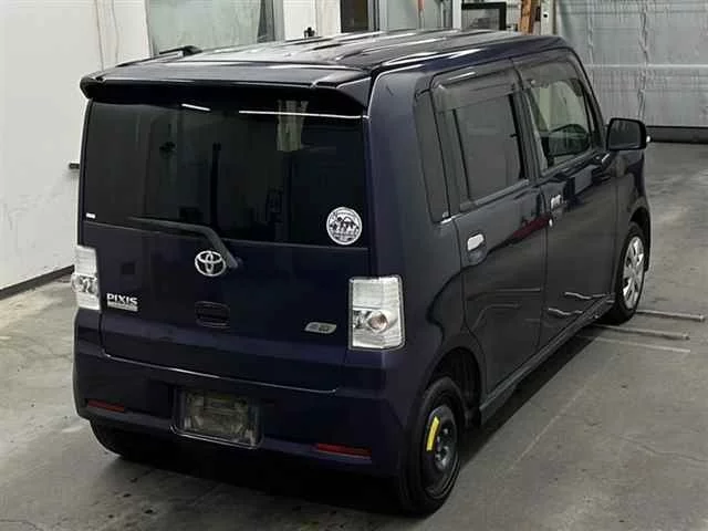 Toyota PIXIS SPACE