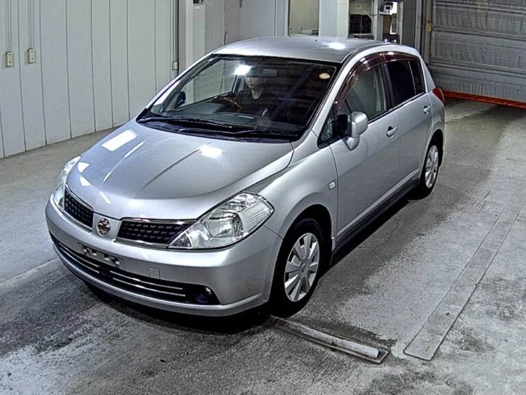 Nissan TIIDA