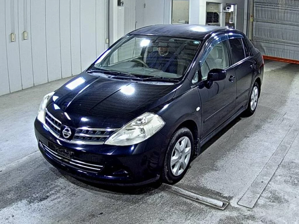 Nissan TIIDA LATIO