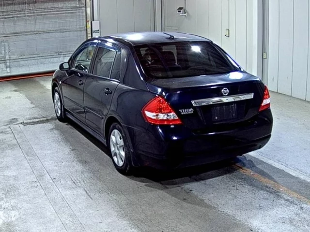 Nissan TIIDA LATIO