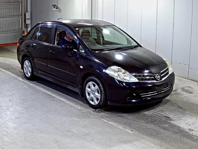 Nissan TIIDA LATIO