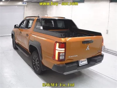 Mitsubishi TRITON