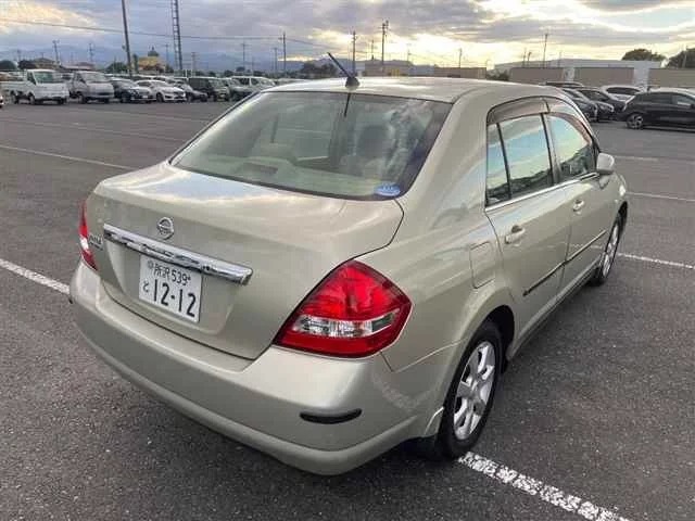 Nissan TIIDA LATIO