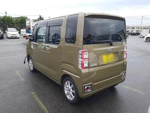 Toyota PIXIS MEGA